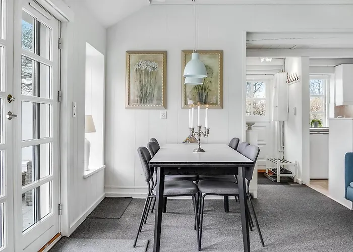3 Bedroom Gorgeous In בית נופש