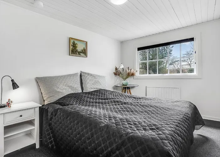 3 Bedroom Gorgeous In בית נופש אבלטופט