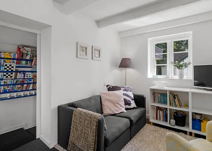 3 Bedroom Gorgeous In אבלטופט