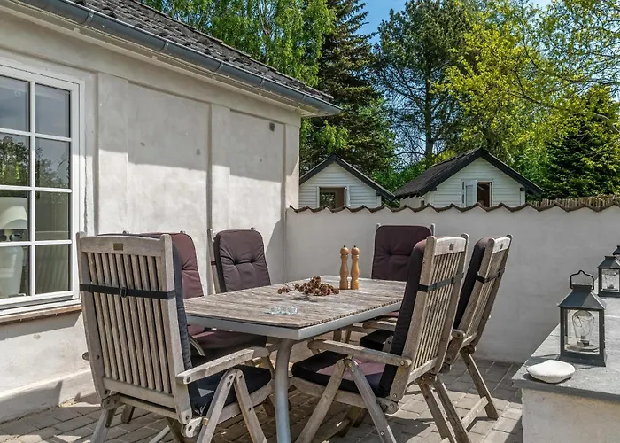 3 Bedroom Gorgeous In בית נופש *